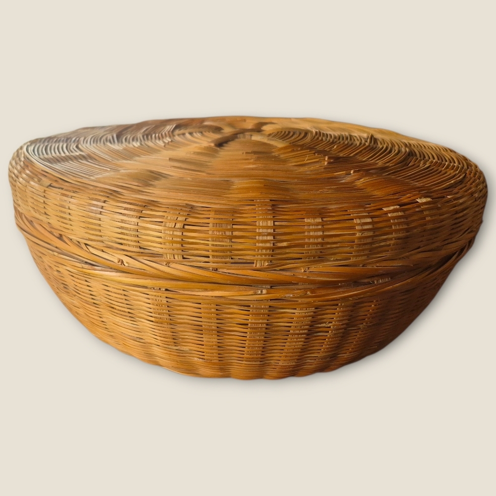 Vintage 7" Round Woven Basket with Lid